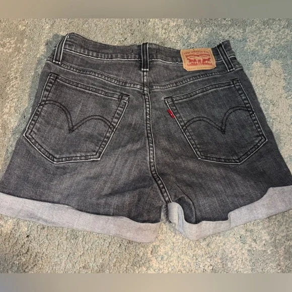 Women’s Levi Wedgie Shorts size 8 - Picture 4 of 4